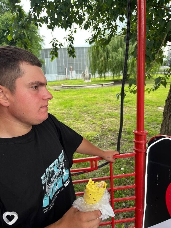 Денис, 20, Орёл — анкета №3881782
