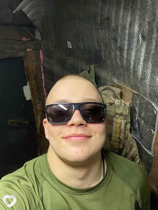 Денис, 19, Тюмени — анкета №3882335
