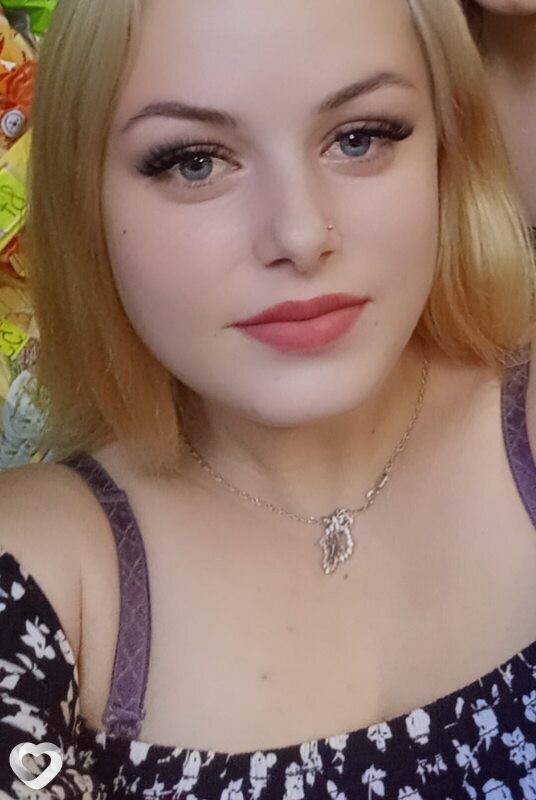Алёна, 24, Омске — анкета №3884669