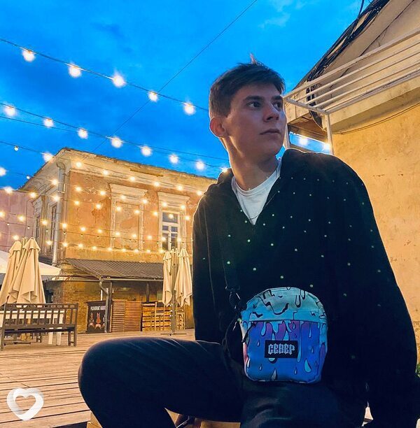 Антон, 23, Ижевске — анкета №3885198