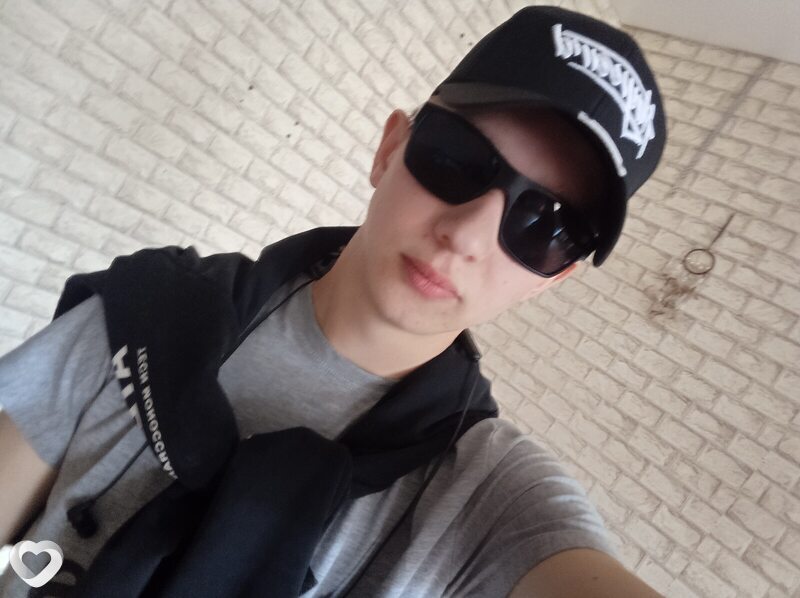 Данил, 21, Горно-Алтайске — анкета №3885374