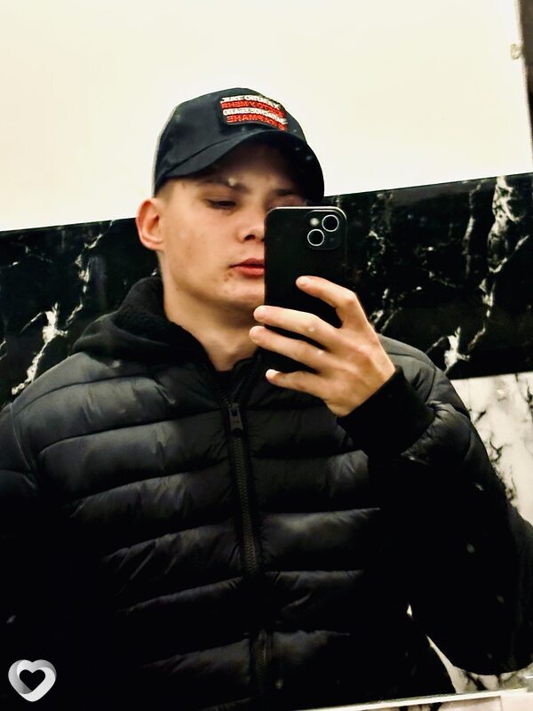 Роман, 22, Тюмени — анкета №3885591