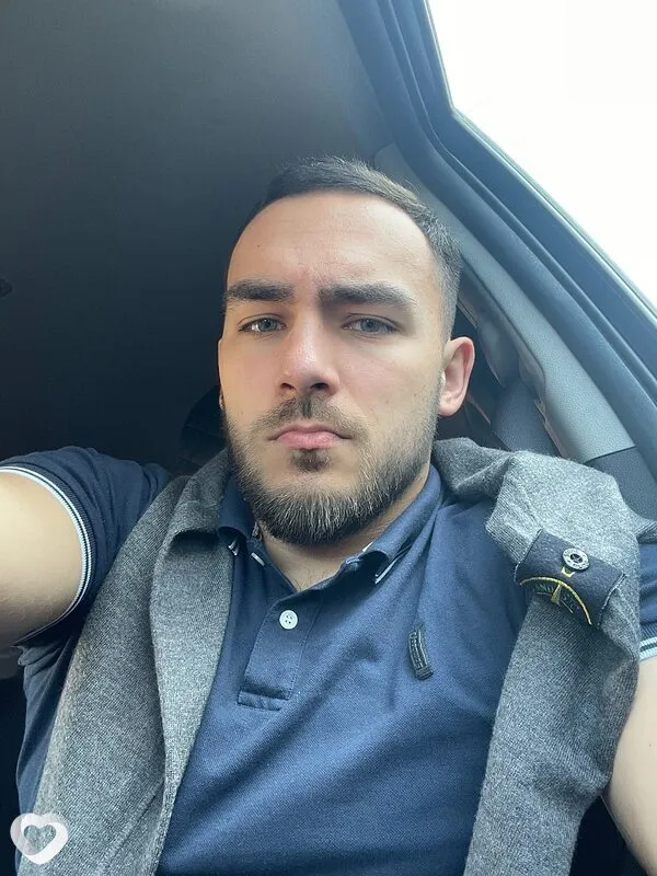 Артем, 28, Москве — анкета №3886493