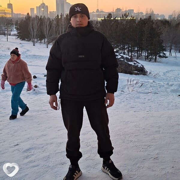 Денис, 21, Астане — анкета №3887280