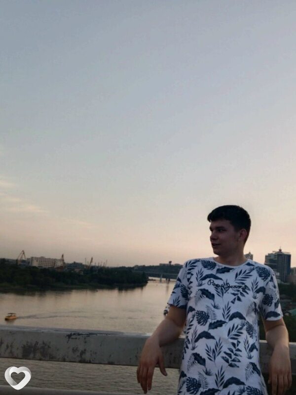 Артем, 23, Ростове-на-Дону — анкета №3887559