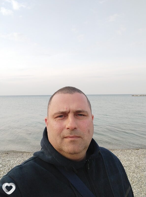 Дмитрий, Армянск