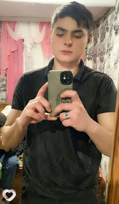 Павел, 19, Саратове — анкета №3890377