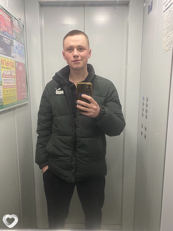 Артем, 25, Антраците — анкета №3891651