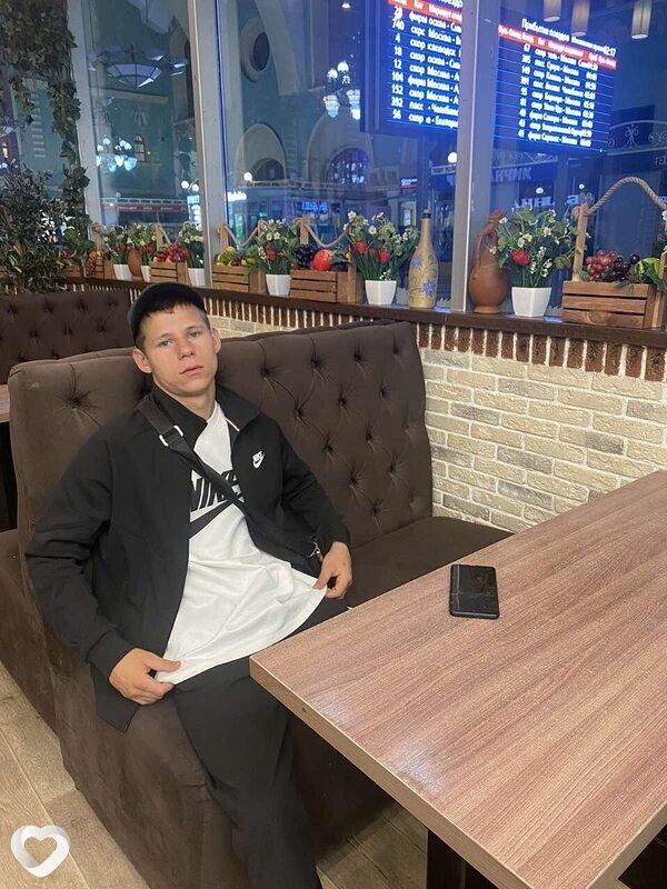 Александр, 21, Усолье-Сибирское — анкета №3896443