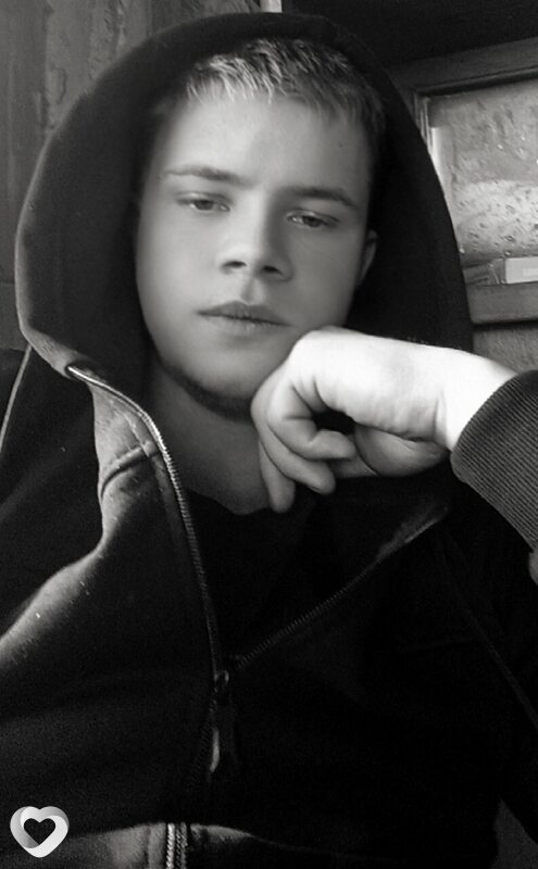 Kirill, 20, Энгельсе — анкета №3897076