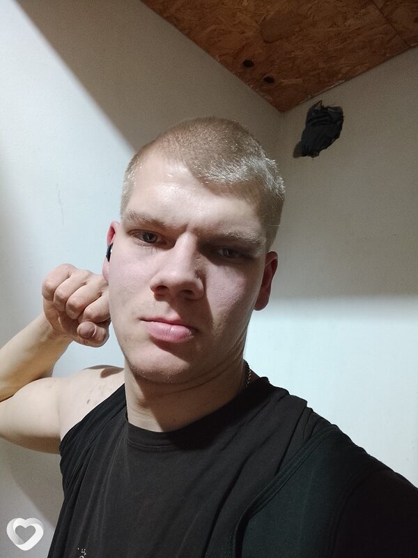 Лев, 25, Таганроге — анкета №3898199
