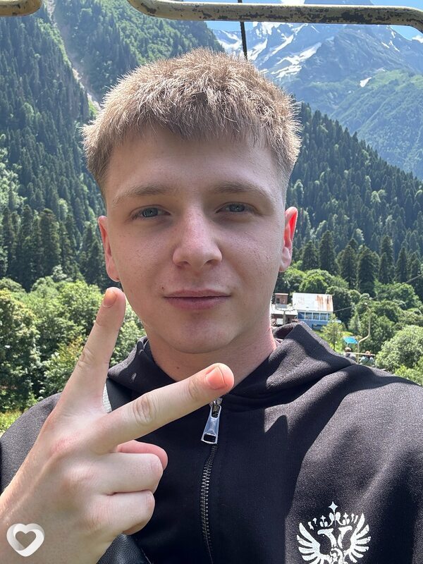Денис, 24, Москве — анкета №3899594