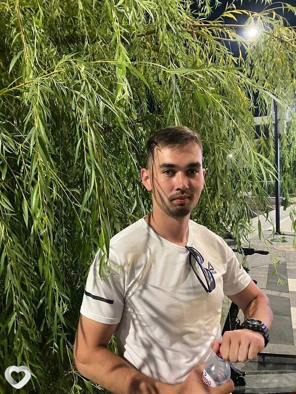 Влад, 25, Евпатории — анкета №3900003