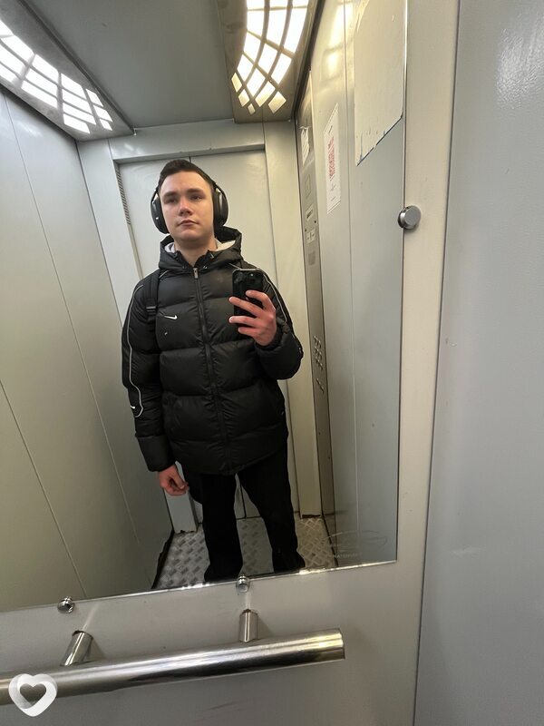 Максим, 18, Москве — анкета №3900680