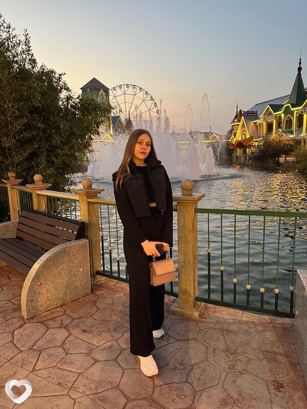 Лера, 20, Сочи — анкета №3900279