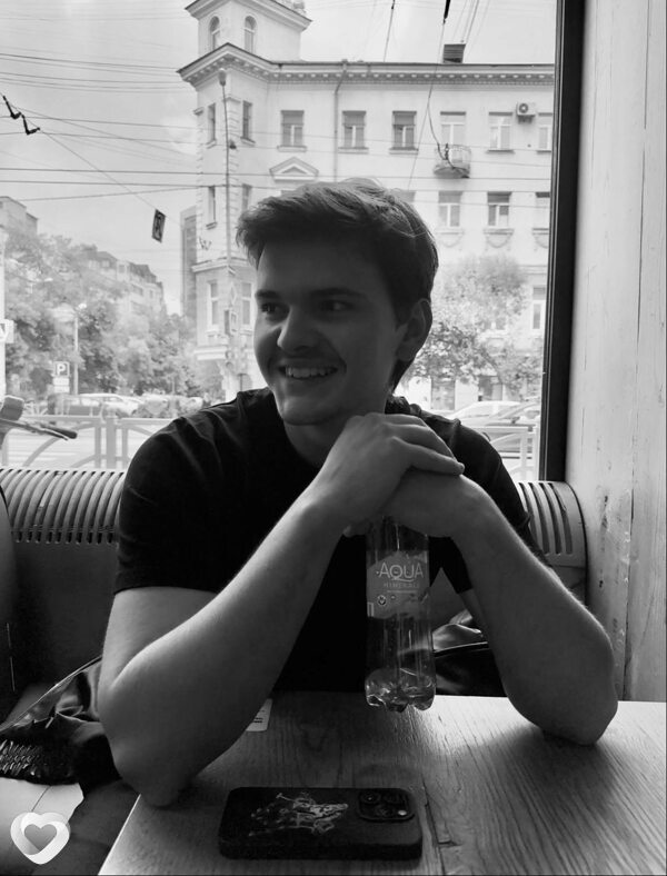 Глеб, 21, Екатеринбурге — анкета №3902357