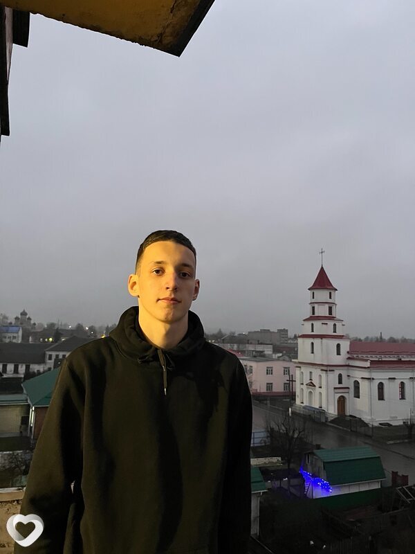 Максим, 19, Борисове — анкета №3903486