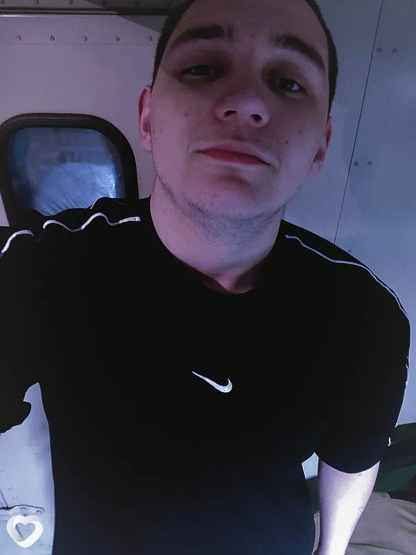 Макс, 20, Барнауле — анкета №3903960
