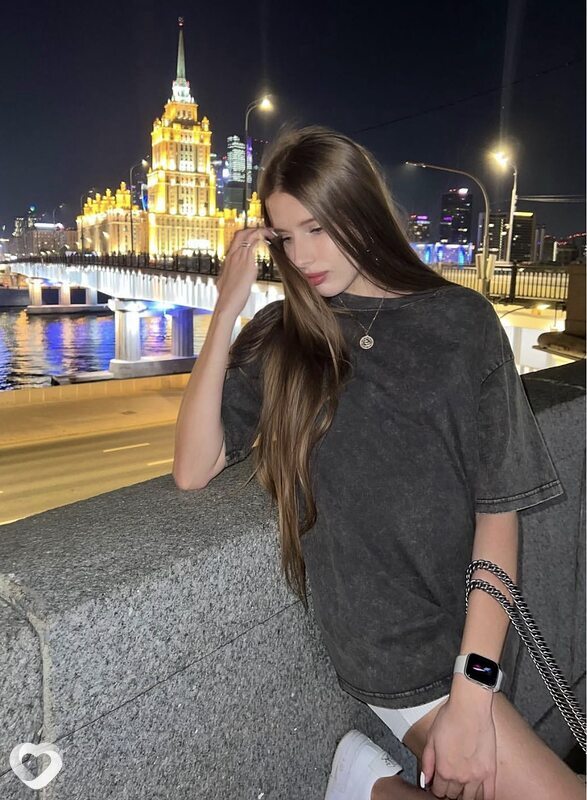 Аня, 21, Москве — анкета №3904179