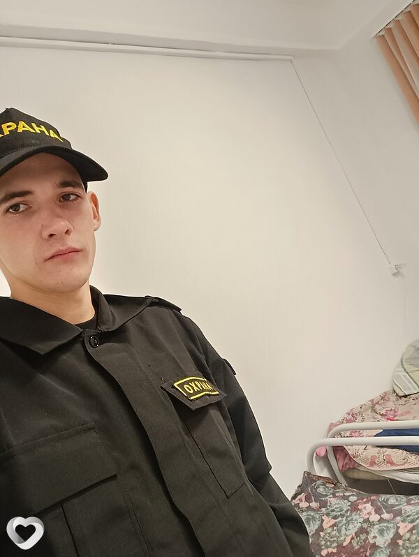 Владимир, 21, Барнауле — анкета №3904916