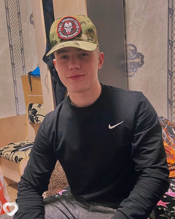 Виталий, 21, Соликамске — анкета №3906792
