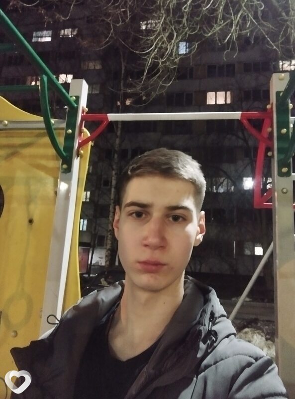 Илья, 19, Санкт-Петербурге — анкета №3908103