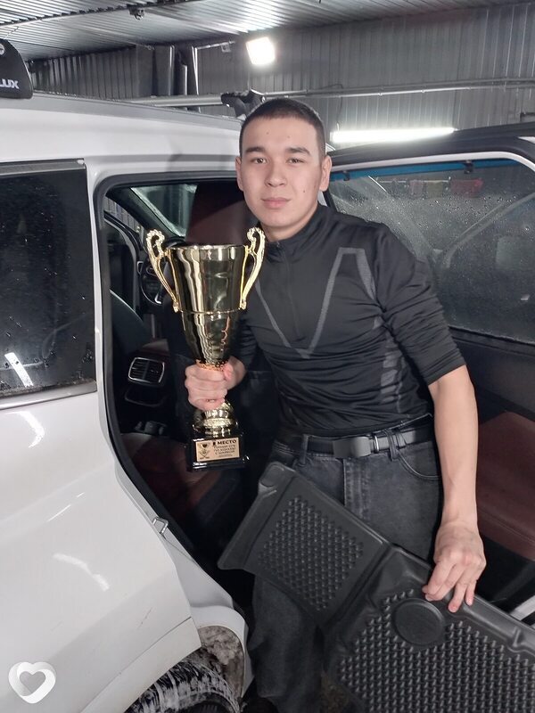 Лёня, 20, Екатеринбурге — анкета №3909282