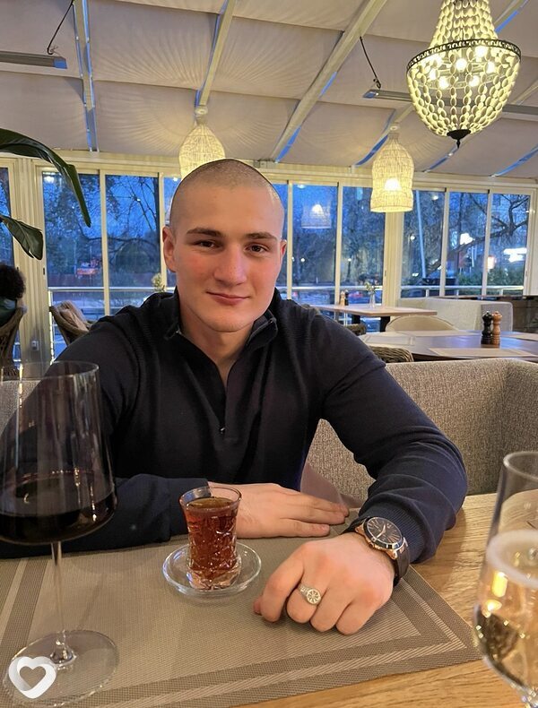 Максим, 25, Москве — анкета №3909893