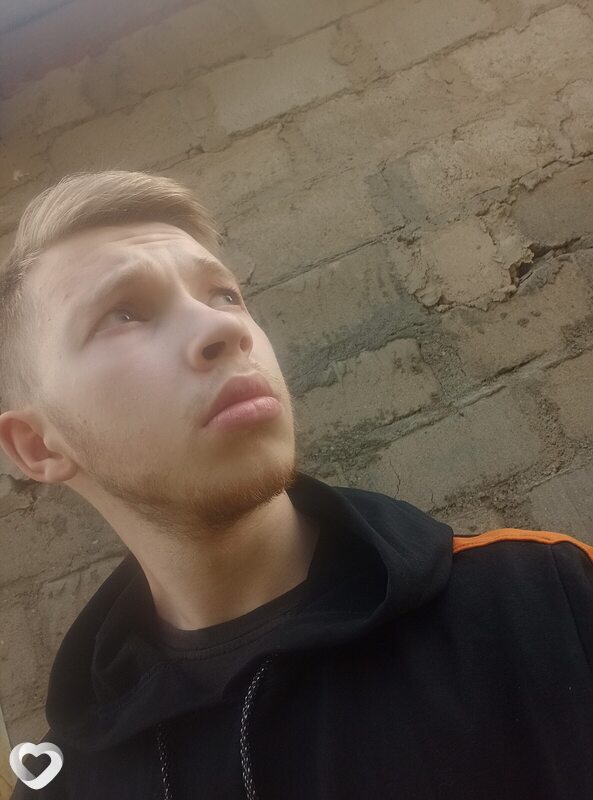 Влад, 24, Барановичах — анкета №3910682