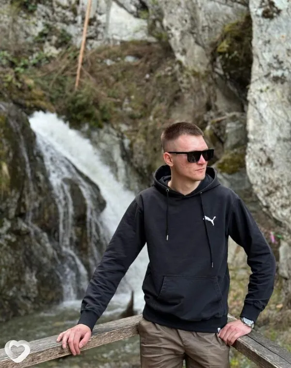Денис, 25, Барнауле — анкета №3912346