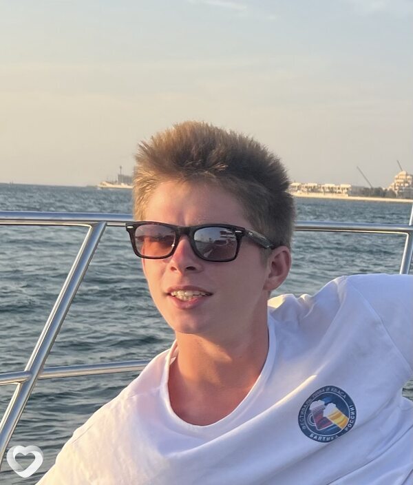 Basil, 18, Москве — анкета №3912930