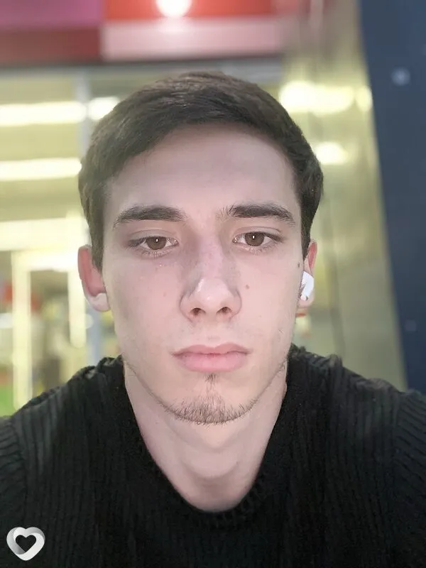 Максим, 21, Москве — анкета №3917671
