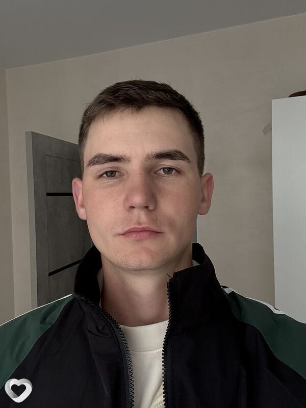 Михаил, 21, Москве — анкета №3921371