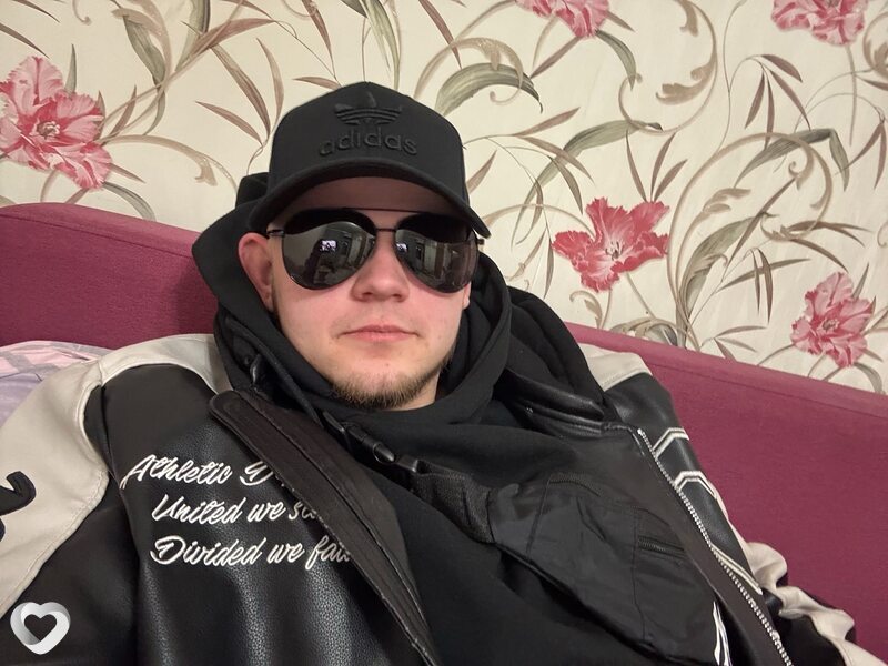 Илья, 22, Барнауле — анкета №3922277