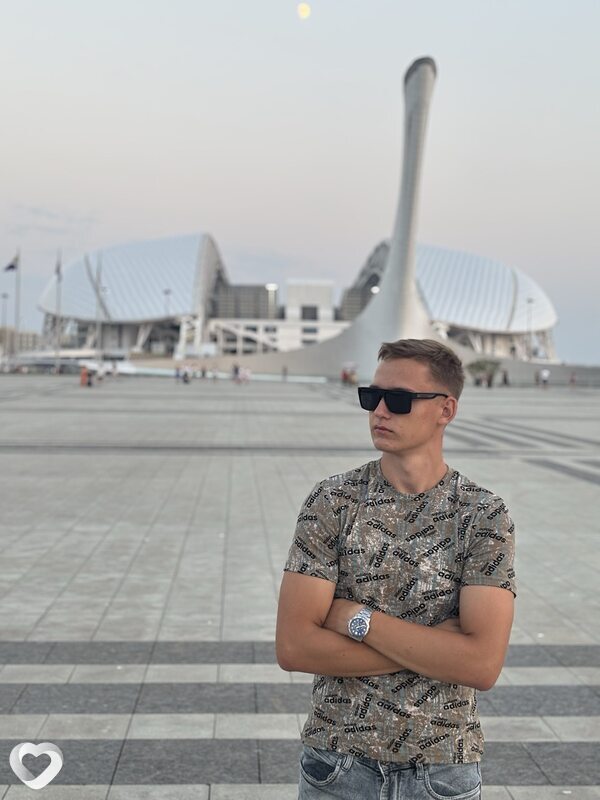 Данил, 20, Москве — анкета №3923709