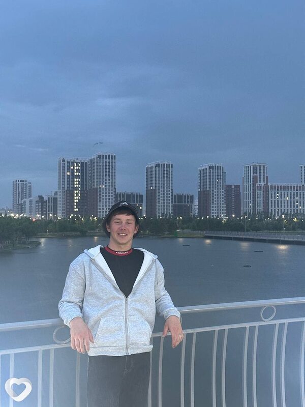 Владимир, 20, Астане — анкета №3924323