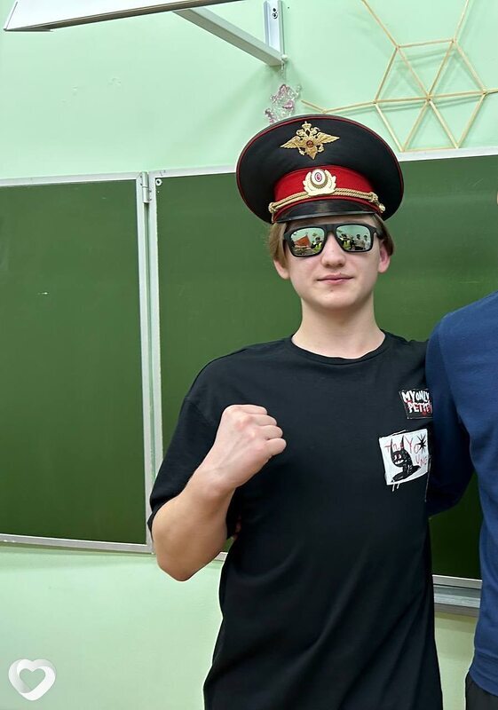 Сергей, 19, Бийске — анкета №3924478