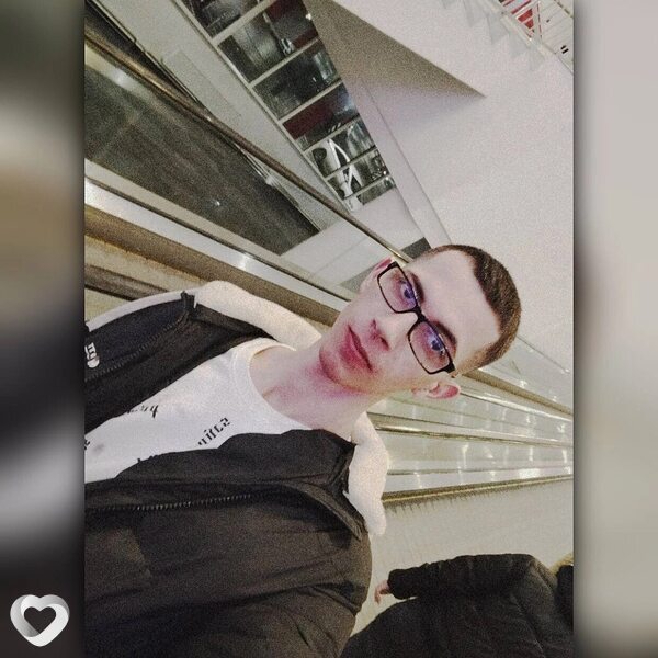 Артур, 23, Омске — анкета №3927236