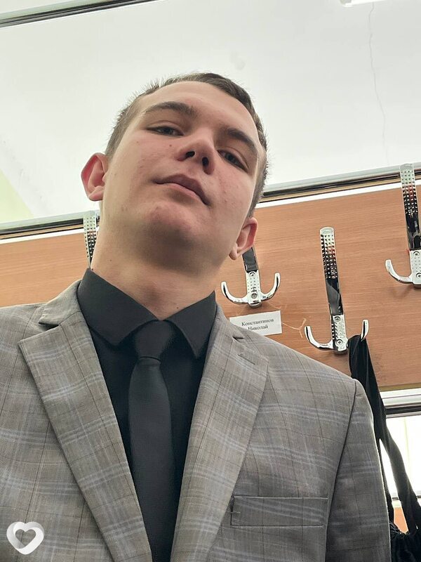 Дмитрий, 18, Барнауле — анкета №3927108