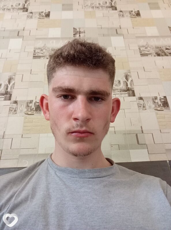 Вова, 21, Харькове — анкета №3927355