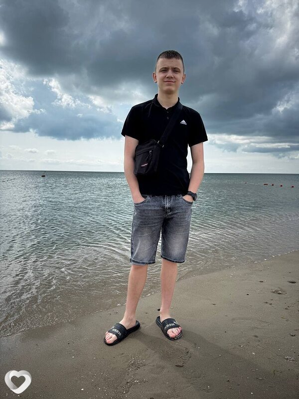 Александр, 18, Донецке — анкета №3928618