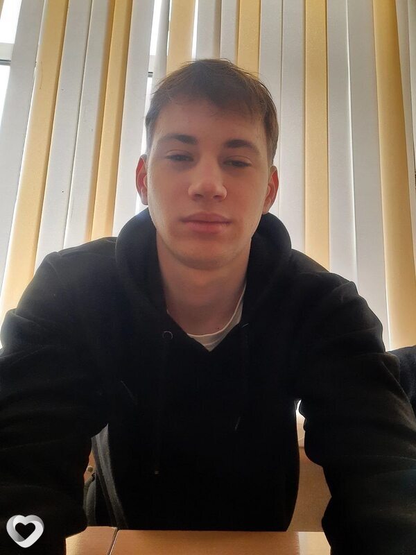 Александр, 21, Саратове — анкета №3928931