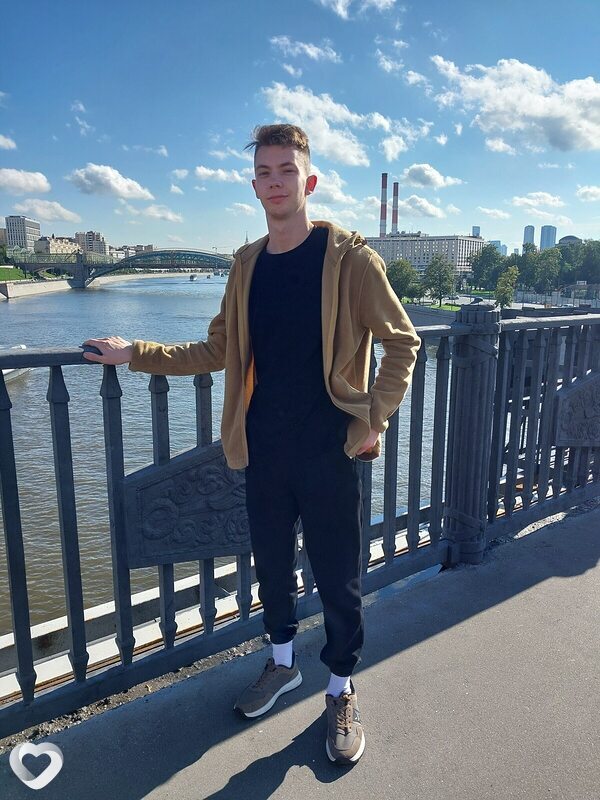 Антон, 24, Москве — анкета №3932375