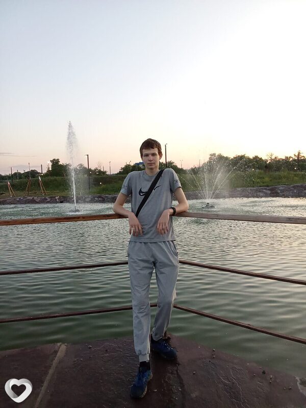 Александр, 19, Омске — анкета №3932325