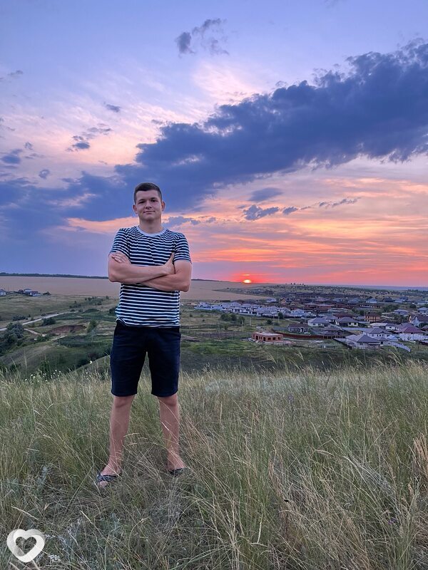 Артём, 21, Саратове — анкета №3934446