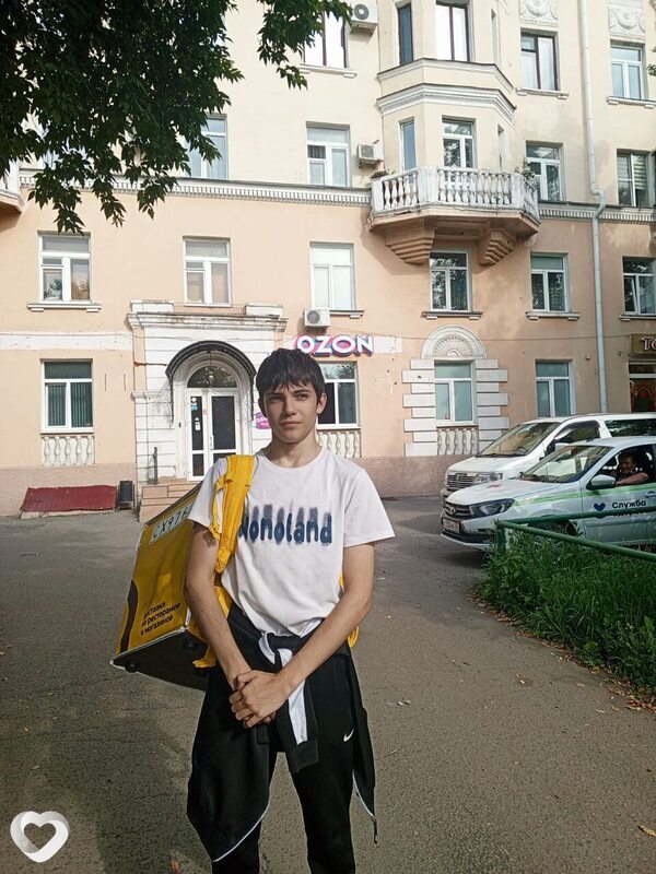 Артём, 18, Омске — анкета №3935317