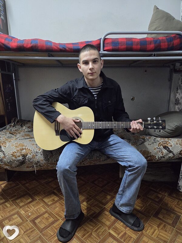 Артём, 19, Красноярске — анкета №3937371
