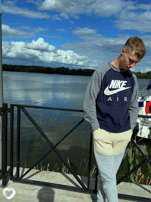 Артём, 23, Бобруйске — анкета №3939957