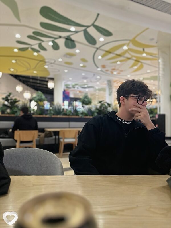 Дима, 18, Барнауле — анкета №3940977