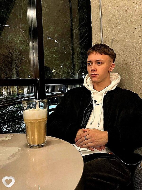 Кирилл, 22, Ялте — анкета №3940356